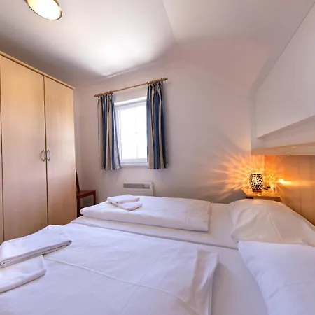 Residenz Monica 10 Holiday home *